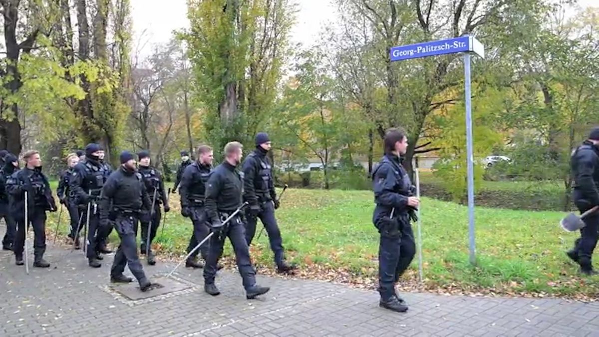 Masivní policejní operace v Drážďanech hledala „ztracenou“ dívku, oznamovatelka si to ale vymyslela